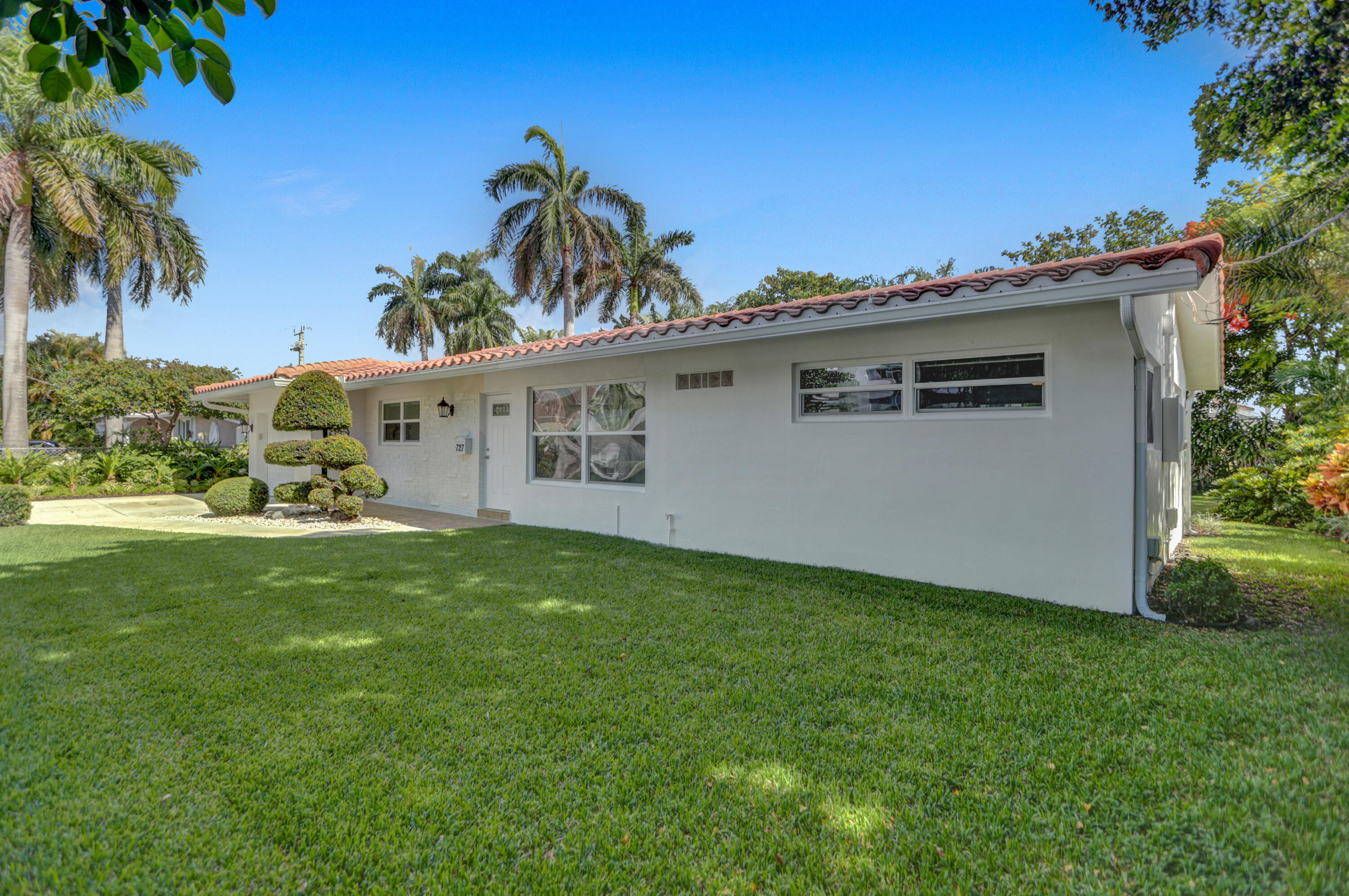 727 Berkley Street Boca Raton, FL 33487 - Photo 35 of 44 B27I8787