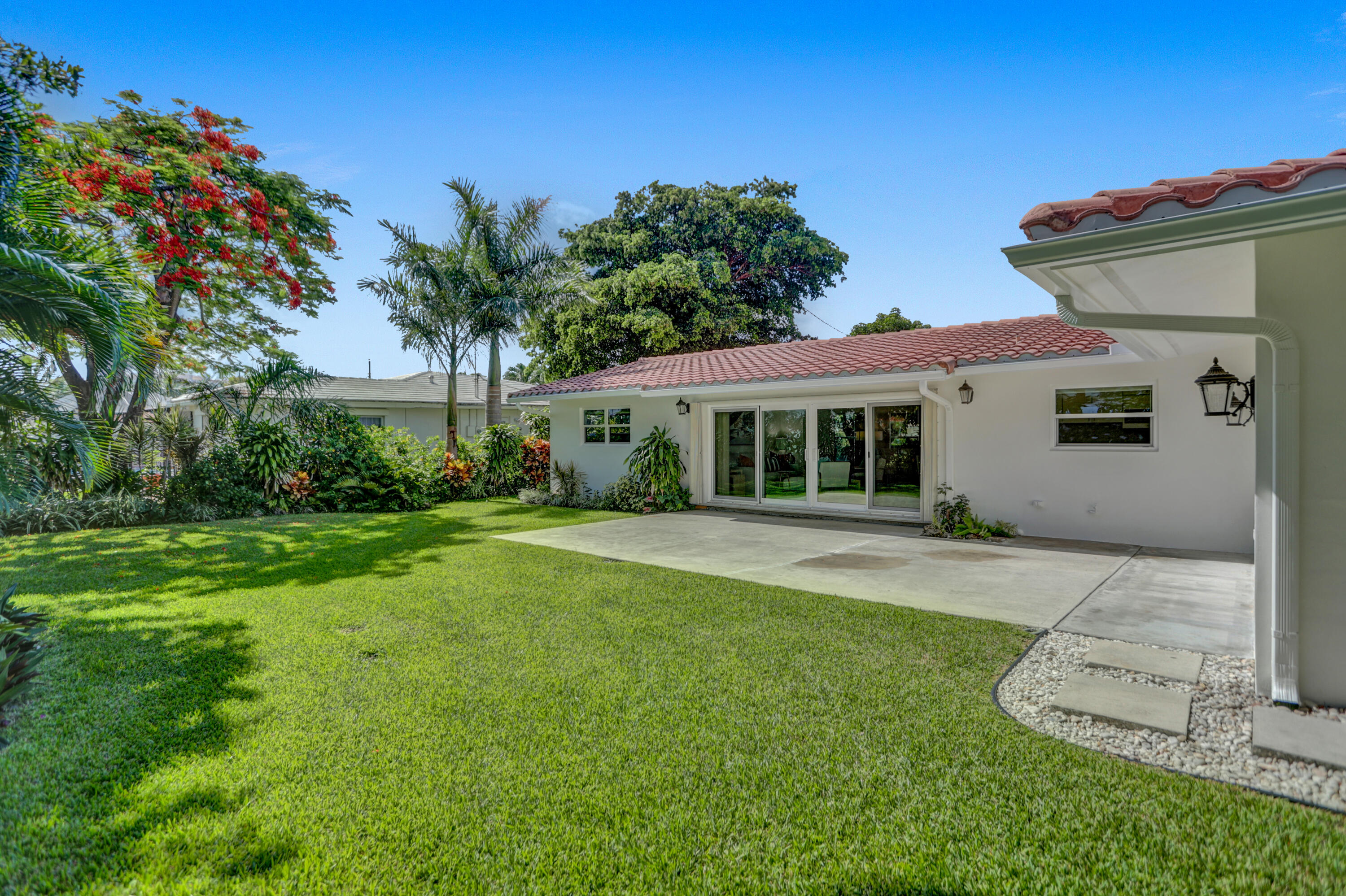 727 Berkley Street Boca Raton, FL 33487 - Photo 36 of 44 B27I8796