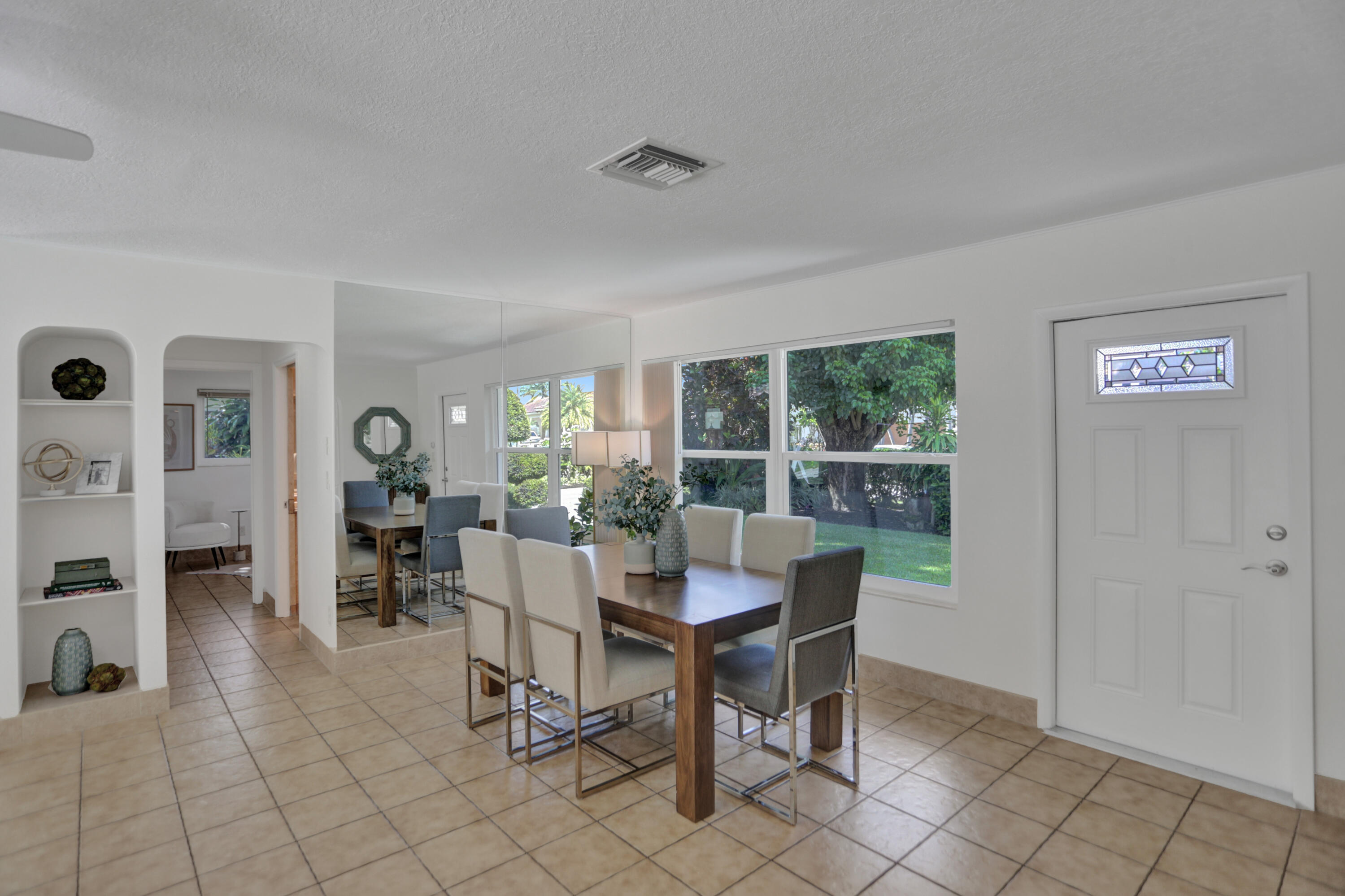 727 Berkley Street Boca Raton, FL 33487 - Photo 9 of 44 B27I8820