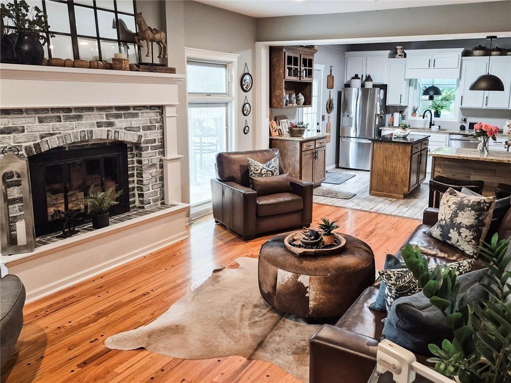 409 Southwest White Ridge Drive Lee's Summit, MO 64081 - Photo 1 of 4