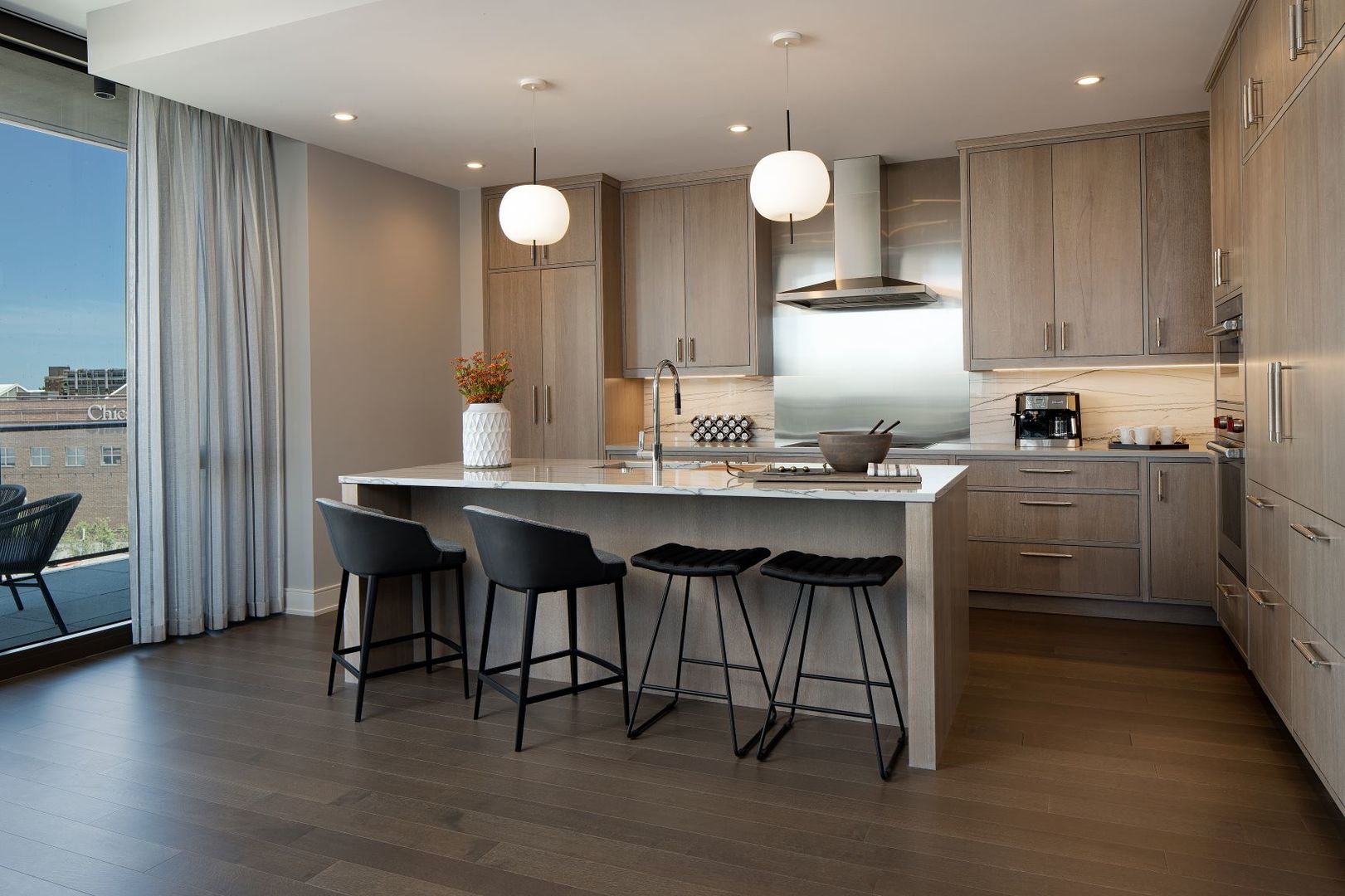 1550 North Clark Street, Unit 1003 Chicago, IL 60610 - Photo 11 of 30