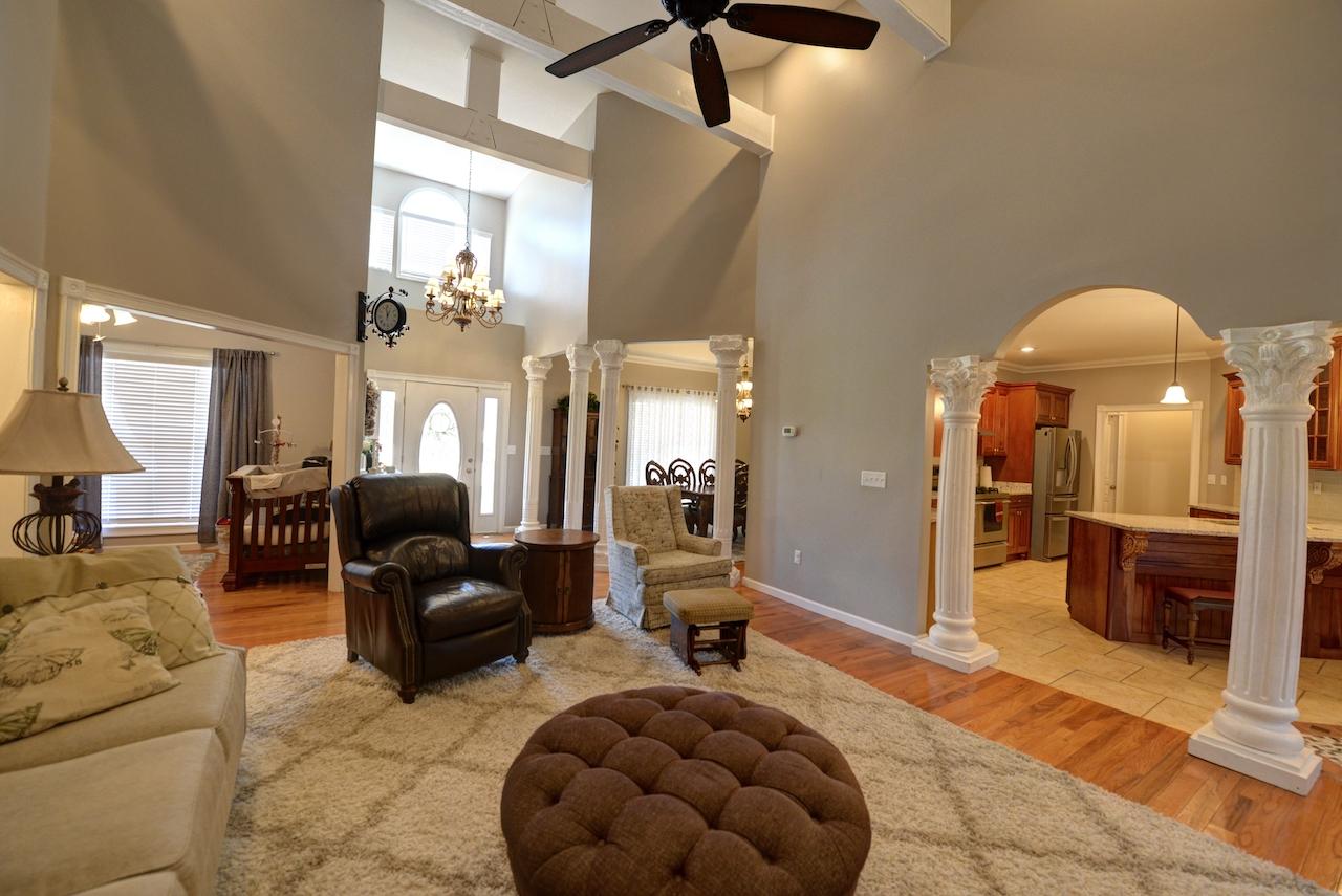 1027 Grassy Branch Road Dayton, TN 37321 - Photo 3 of 32 3-1027 Grassy Branch Living 4