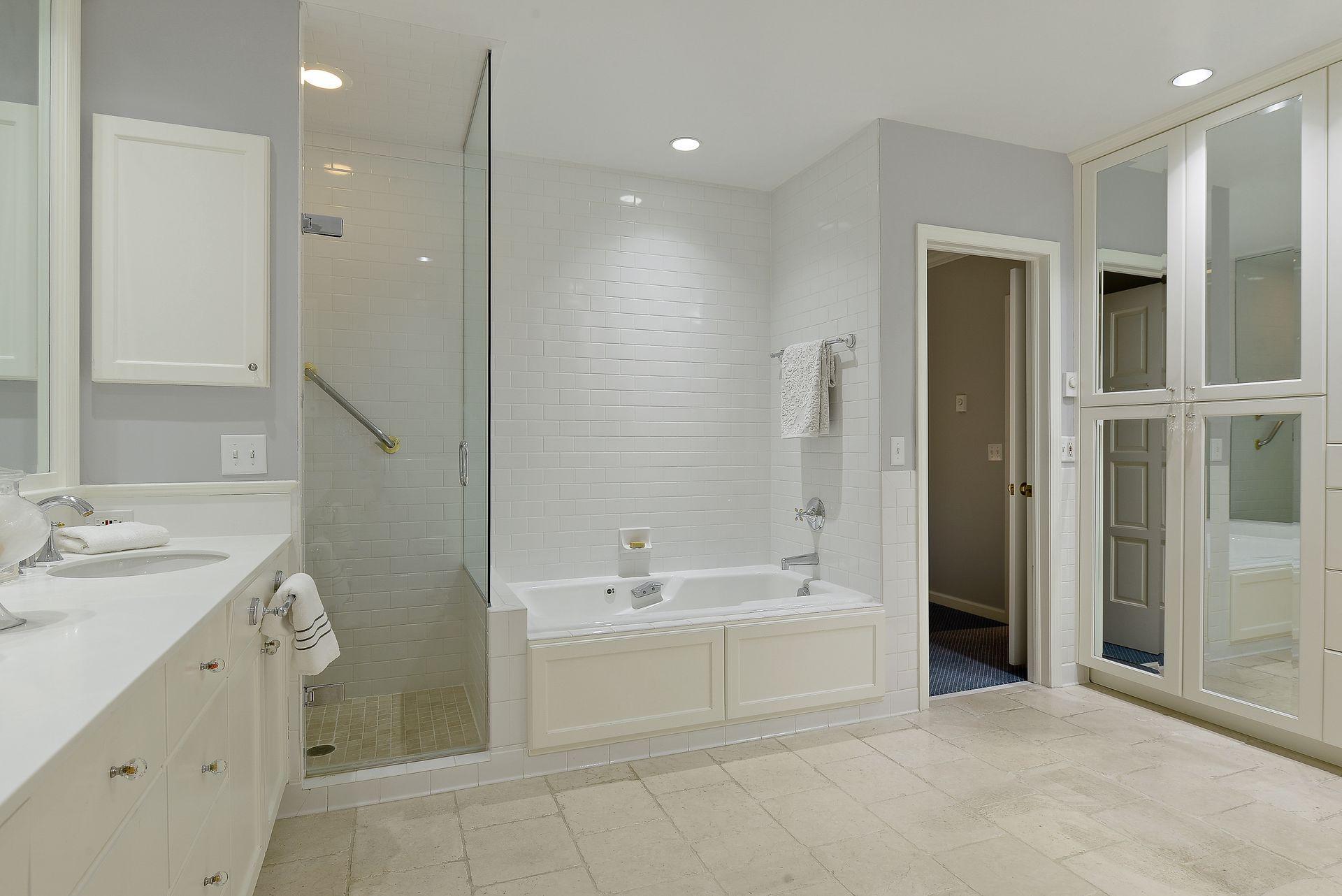 6105 Eden Prairie Road, Unit A27 Edina, MN 55436 - Photo 19 of 33