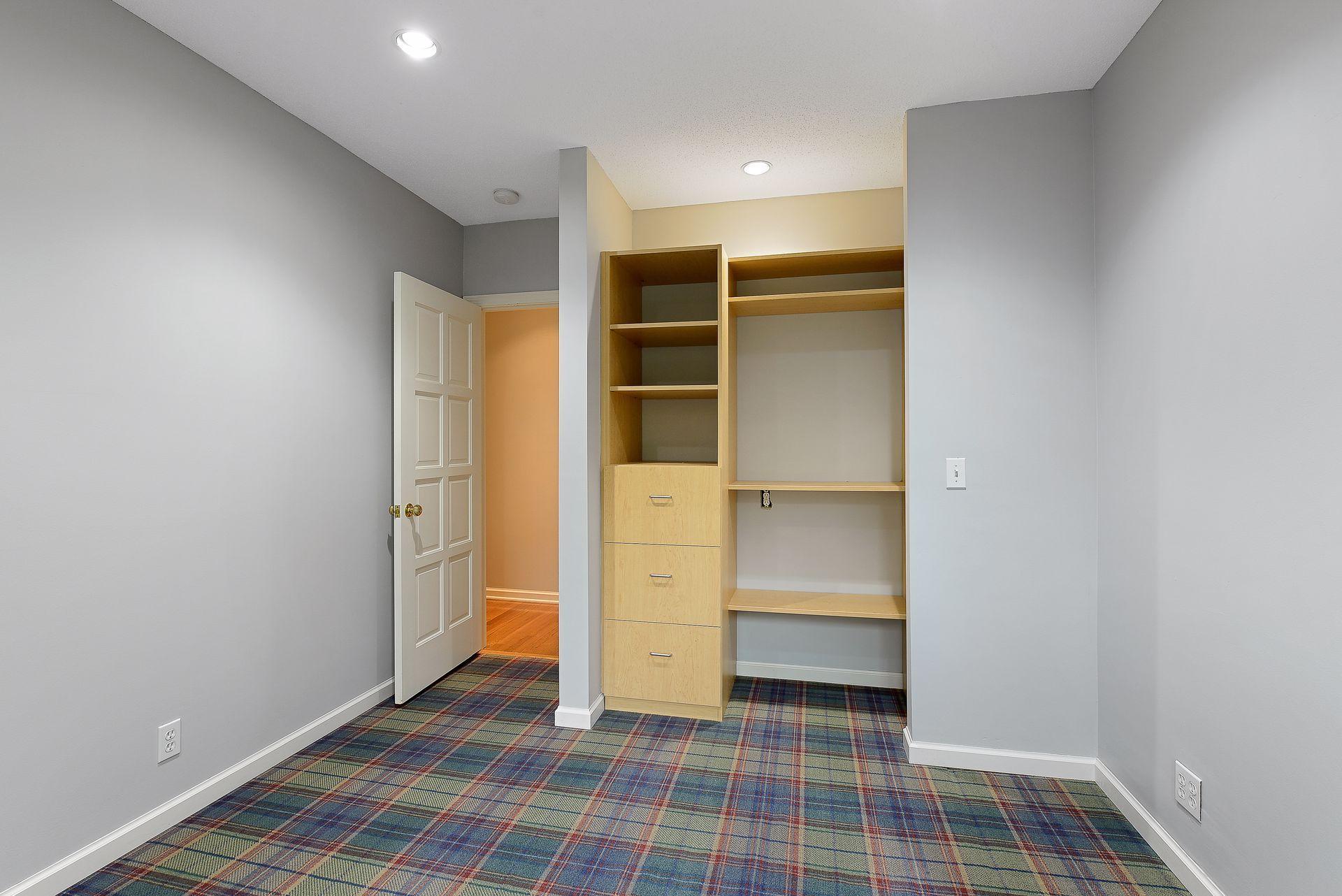 6105 Eden Prairie Road, Unit A27 Edina, MN 55436 - Photo 24 of 33