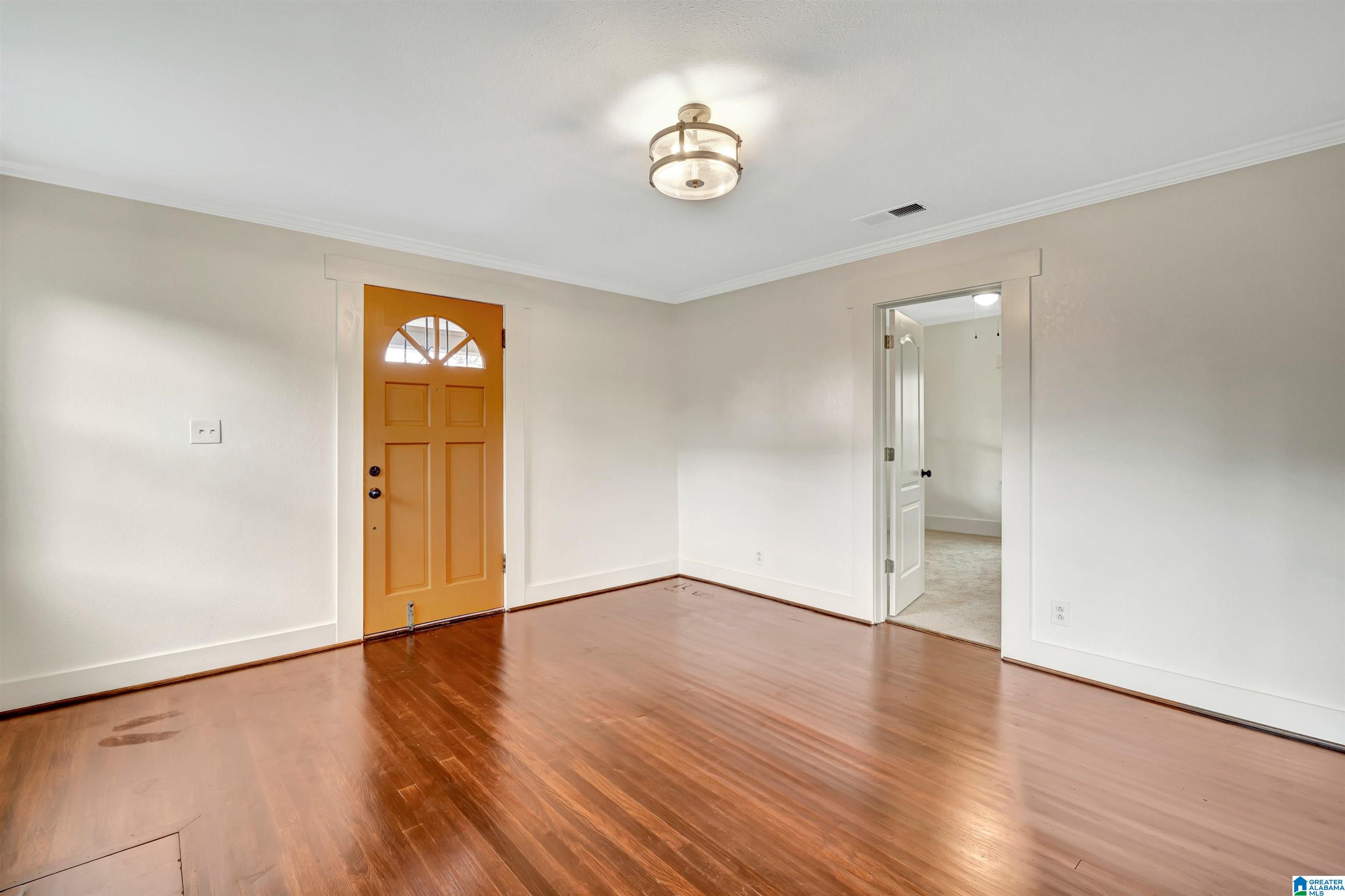 532 16th Place Southwest Birmingham, AL 35211 - Photo 9 of 24