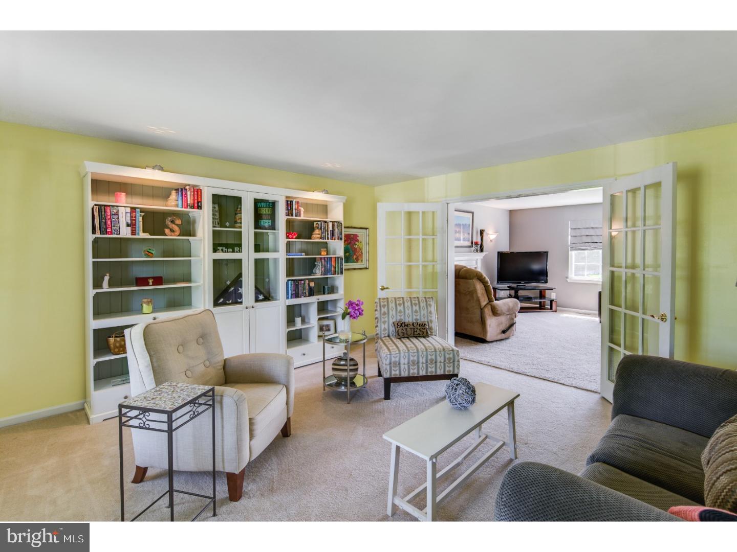 524 Meadow Ridge Drive Mickleton, NJ 08056 - Photo 8 of 25 Family Room