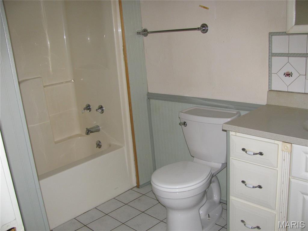 613 Leonard Street Alton, IL 62002 - Photo 8 of 10