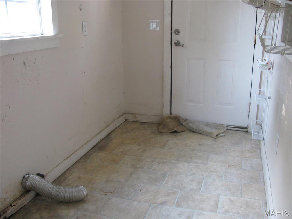 613 Leonard Street Alton, IL 62002 - Photo 9 of 10