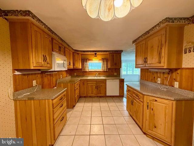 200 Jacks Corner Road Hopewell, PA 16650 - Photo 4 of 75