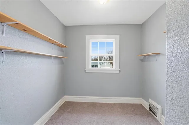 $275,000 | 831 South Willow Street, Ottawa, KS 66067