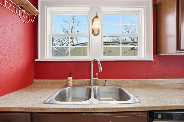 $275,000 | 831 South Willow Street, Ottawa, KS 66067