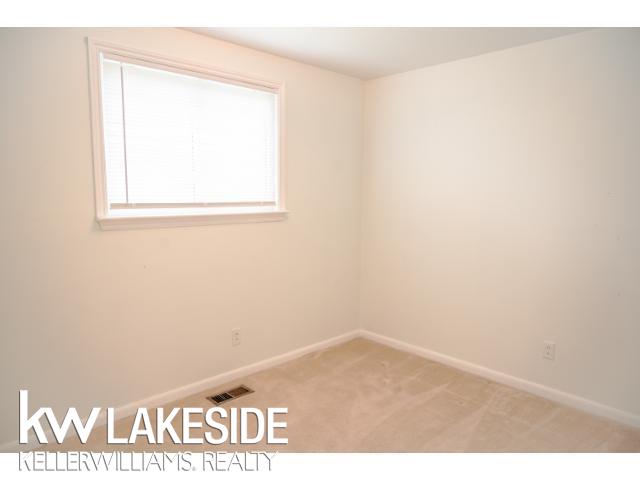 220 Sisson Street Romeo, MI 48065 - Photo 16 of 29 50141148-a14b236c-a8fc-4be8-b529-e8320ae71ebf.JPG