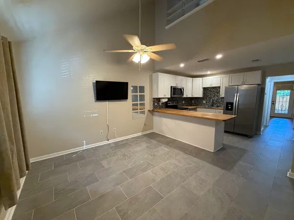 $1,600 | 926 South Lipona Road, Tallahassee, FL 32304