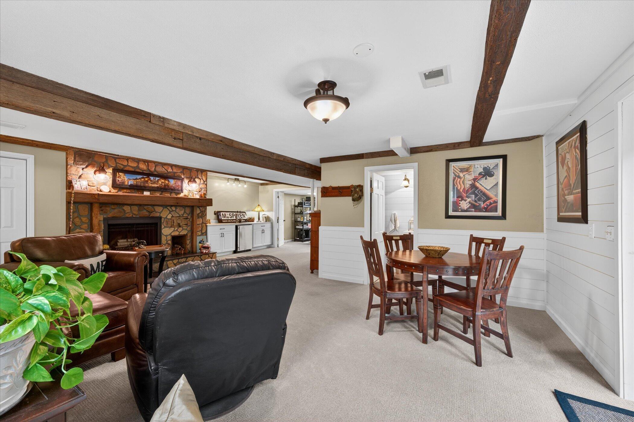 2801 North Tipsico Lake Road Hartland, MI 48353 - Photo 44 of 77 24-2801-N-Tipsico-Lake-Rd-WindowStill