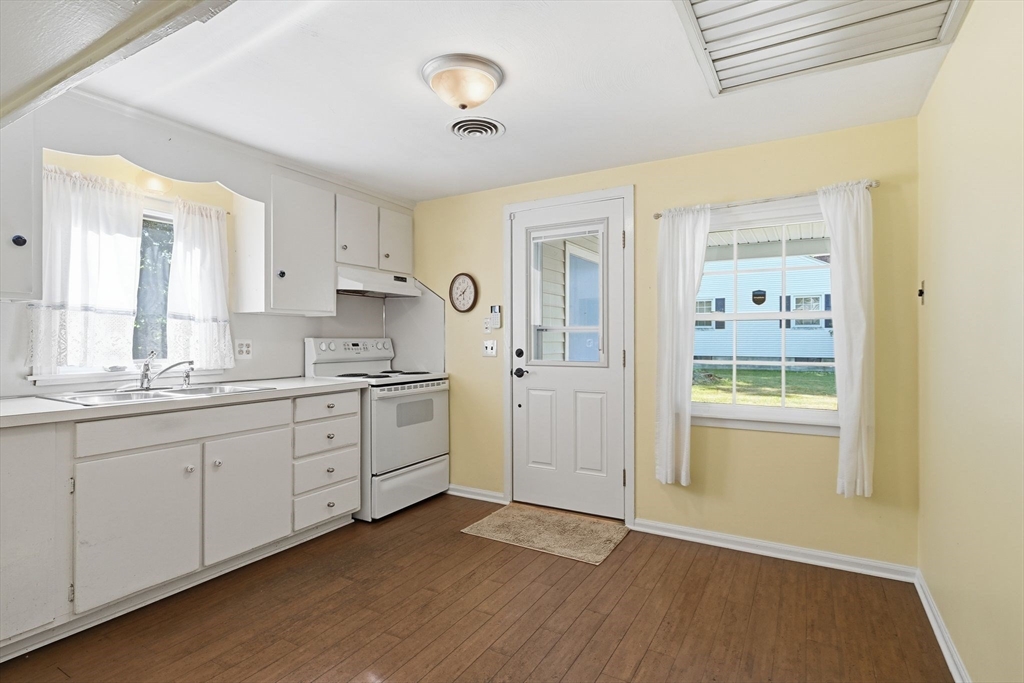 291 Old Farm Road Springfield, MA 01119 - Photo 22 of 34