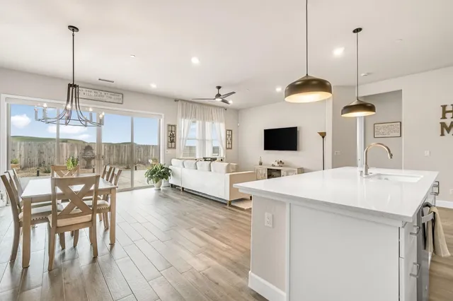 $609,000 | 19719 Desert Willow Lane, Friant, CA 93626