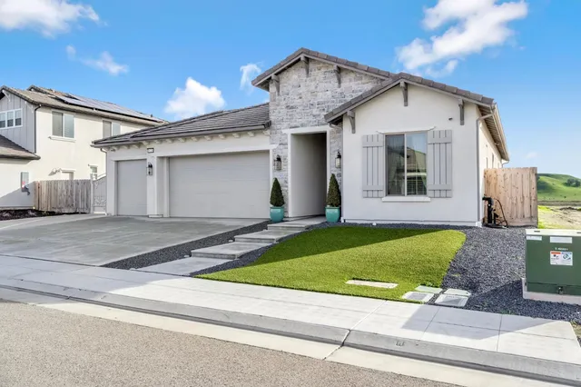 $617,000 | 19719 Desert Willow Lane, Friant, CA 93626