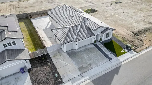 $617,000 | 19719 Desert Willow Lane, Friant, CA 93626