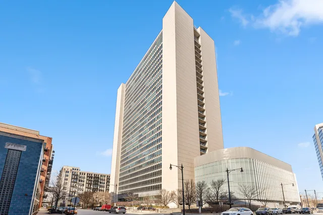 $785,000 | 500 West Superior Street, Unit 1508, Chicago, IL 60654