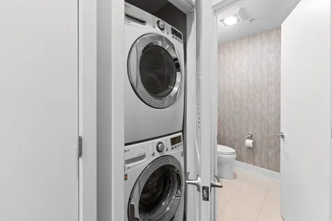 $785,000 | 500 West Superior Street, Unit 1508, Chicago, IL 60654