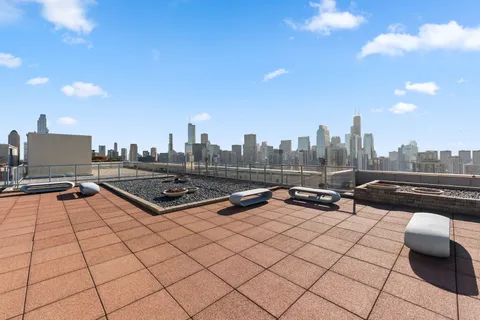 $785,000 | 500 West Superior Street, Unit 1508, Chicago, IL 60654