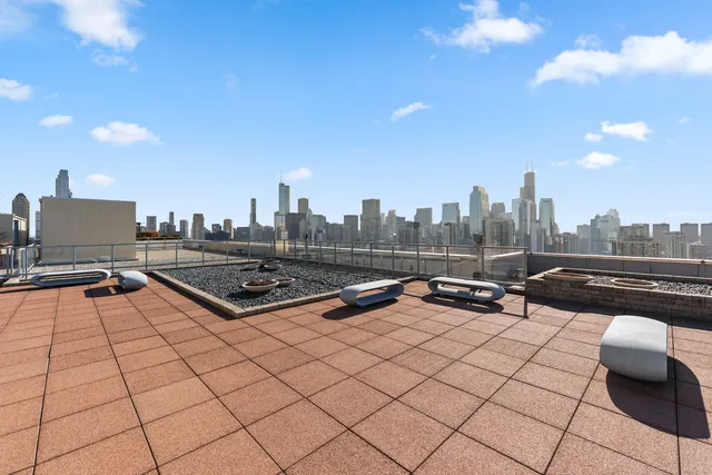 $785,000 | 500 West Superior Street, Unit 1508, Chicago, IL 60654