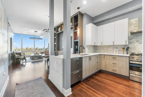 $785,000 | 500 West Superior Street, Unit 1508, Chicago, IL 60654