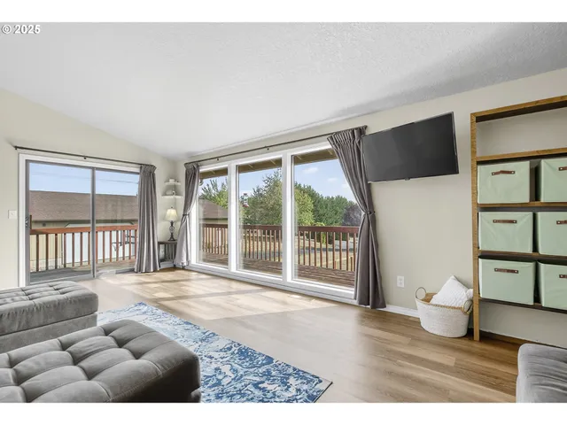 $950,000 | 17810 Northeast 47th Avenue, Vancouver, WA 98686