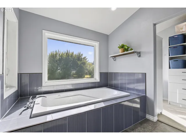 $950,000 | 17810 Northeast 47th Avenue, Vancouver, WA 98686