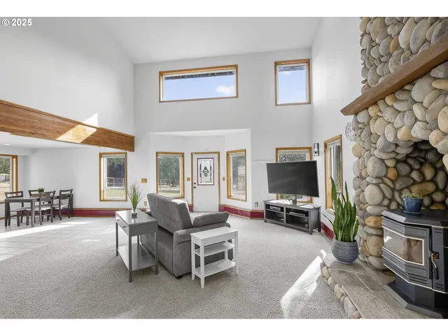 $950,000 | 17810 Northeast 47th Avenue, Vancouver, WA 98686