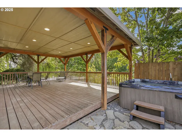 $950,000 | 17810 Northeast 47th Avenue, Vancouver, WA 98686