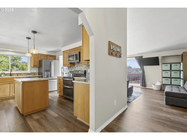 $950,000 | 17810 Northeast 47th Avenue, Vancouver, WA 98686