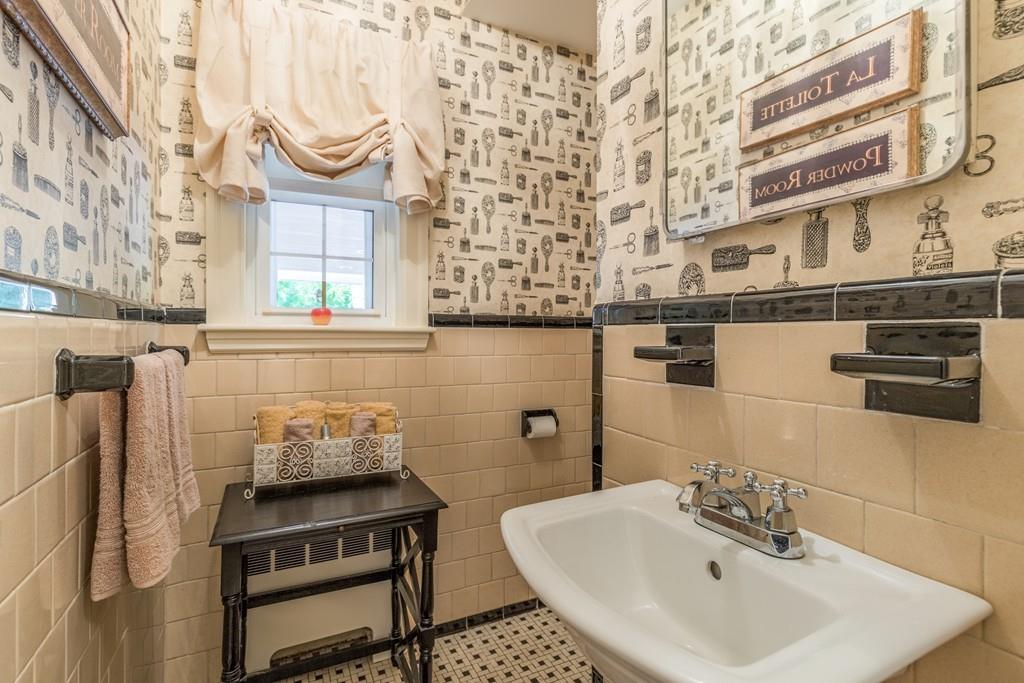 70 Bates Road Swampscott, MA 01907 - Photo 15 of 25 Gallery Image 15