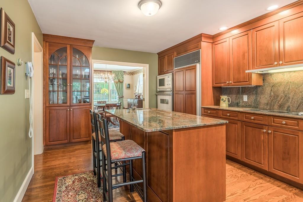 70 Bates Road Swampscott, MA 01907 - Photo 4 of 25 Gallery Image 4