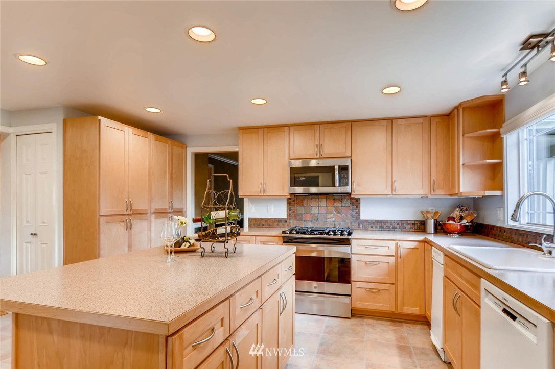 21617 4th Avenue West Bothell, WA 98021 - Photo 14 of 25