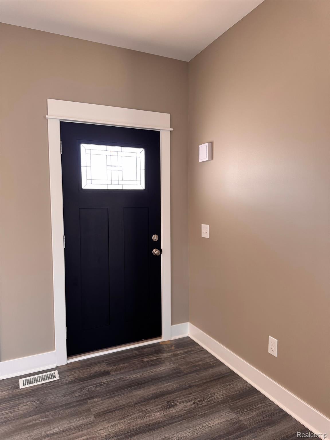 3560 South Creek Road Dryden, MI 48428 - Photo 11 of 21 Gallery Image 11