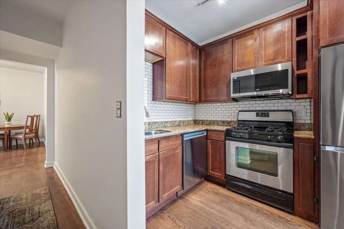 5741 North Ridge Avenue, Unit 1 Chicago, IL 60660 - Photo 11 of 16 Gallery Image 11