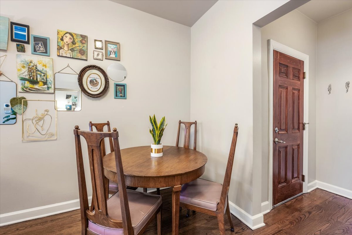 5741 North Ridge Avenue, Unit 1 Chicago, IL 60660 - Photo 4 of 16 Gallery Image 4