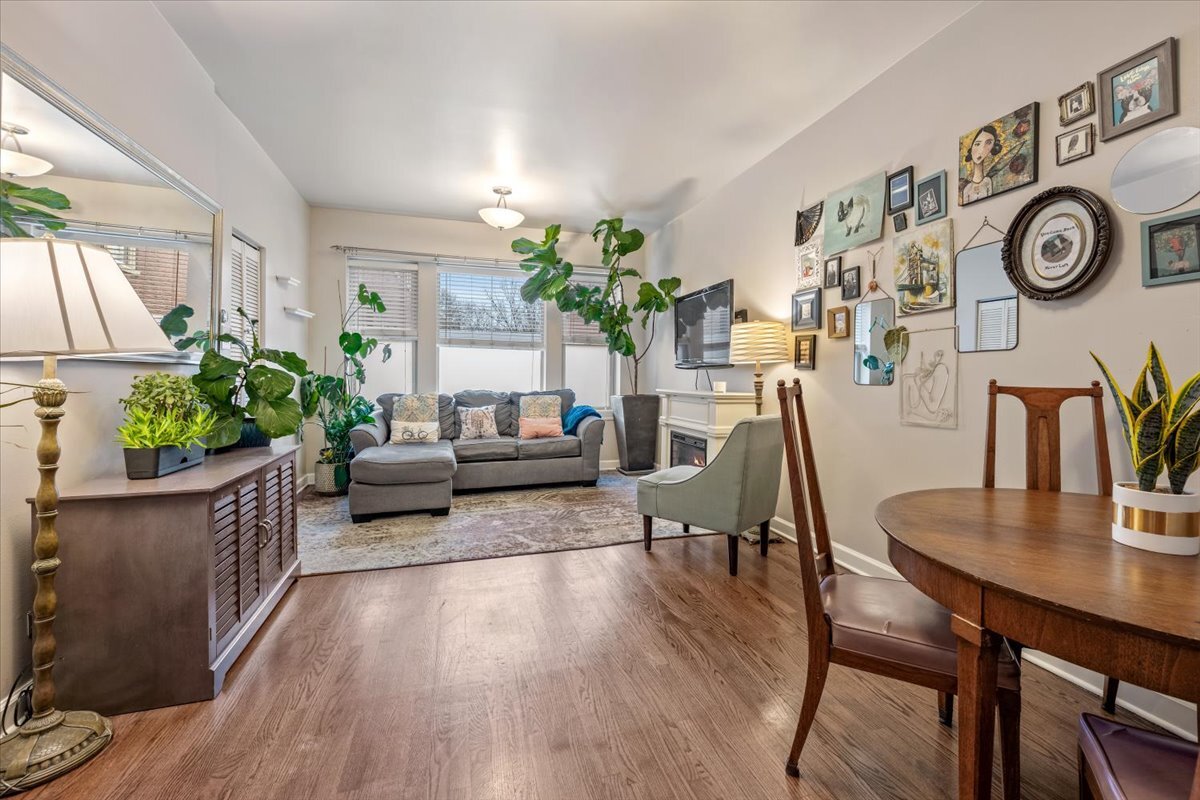 5741 North Ridge Avenue, Unit 1 Chicago, IL 60660 - Photo 5 of 16 Gallery Image 5