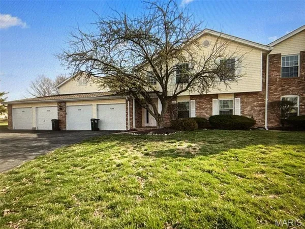 $199,900 | 1034 Windstream, Unit 14, St. Peters, MO 63376