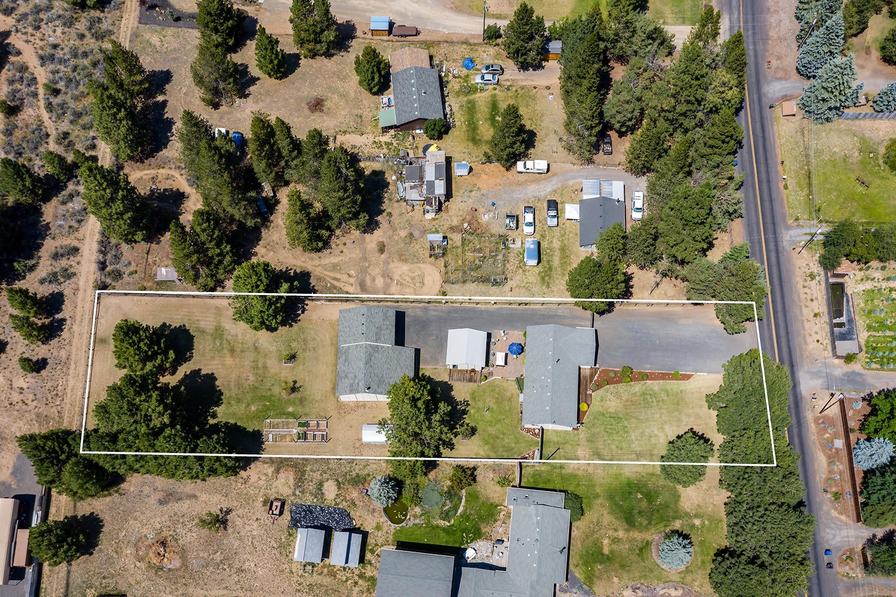 19233 Shoshone Road Bend, OR 97702 - Photo 29 of 32 30