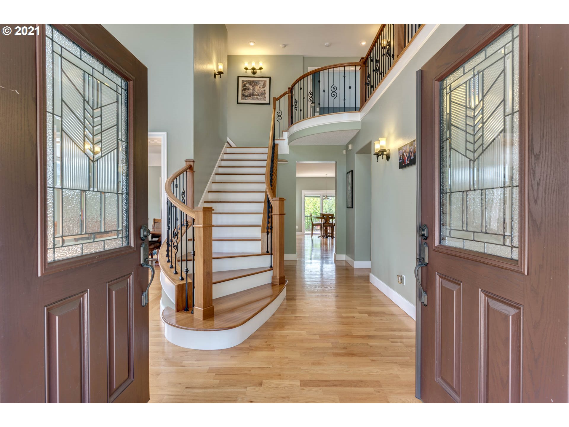 810 Northwest Deerfern Loop Camas, WA 98607 - Photo 2 of 32 Gallery Image 2