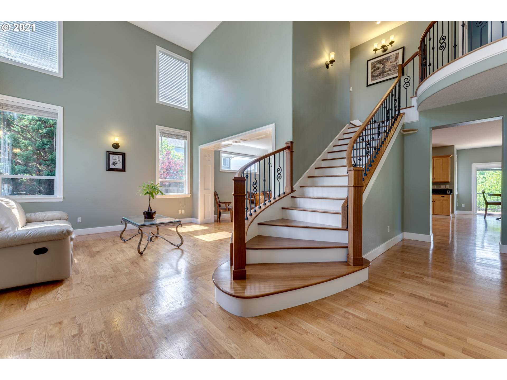 810 Northwest Deerfern Loop Camas, WA 98607 - Photo 3 of 32 Gallery Image 3
