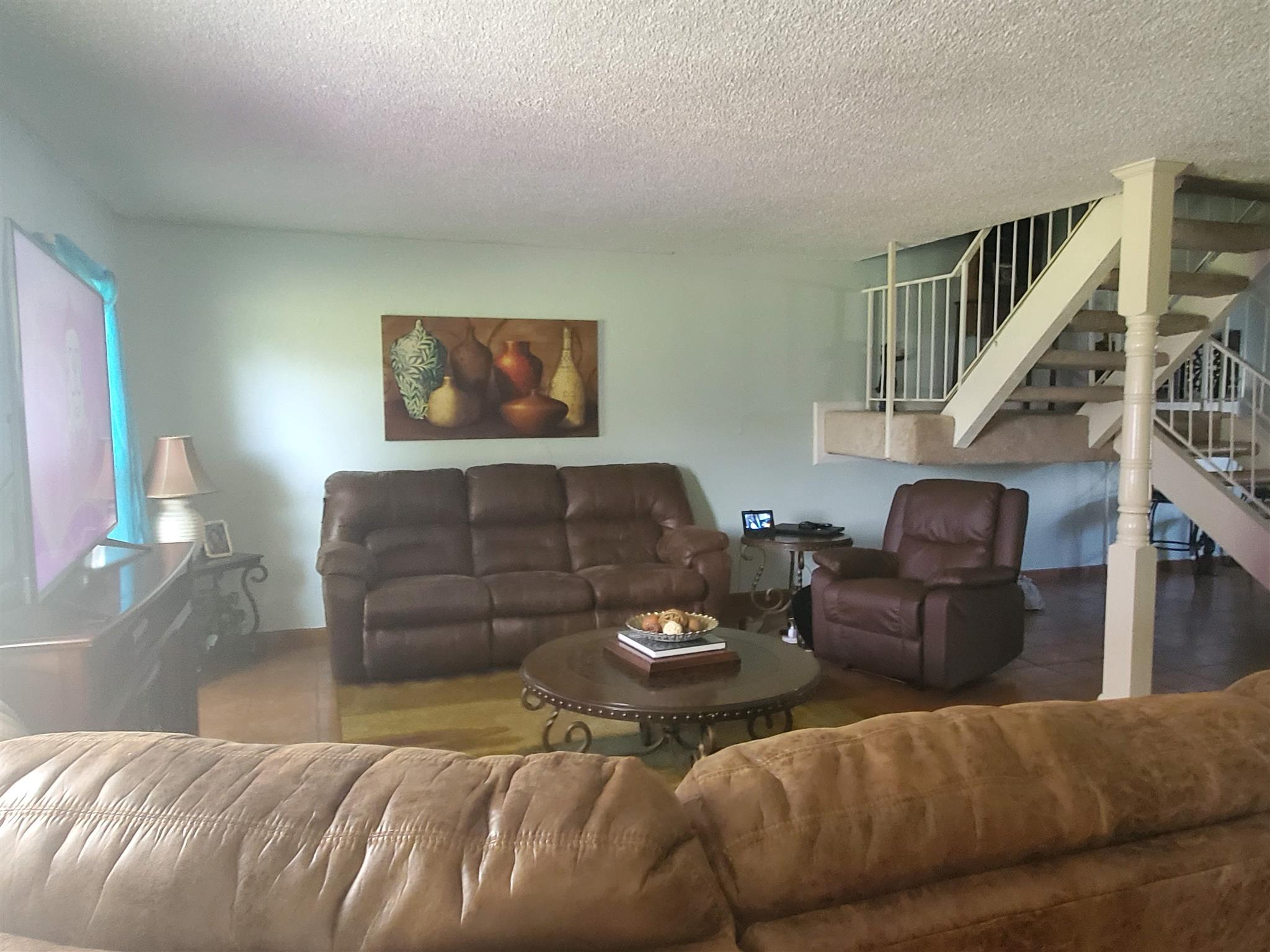 4001 Anderson Road, Unit H44 Nashville, TN 37217 - Photo 2 of 14 Spacious Living Room