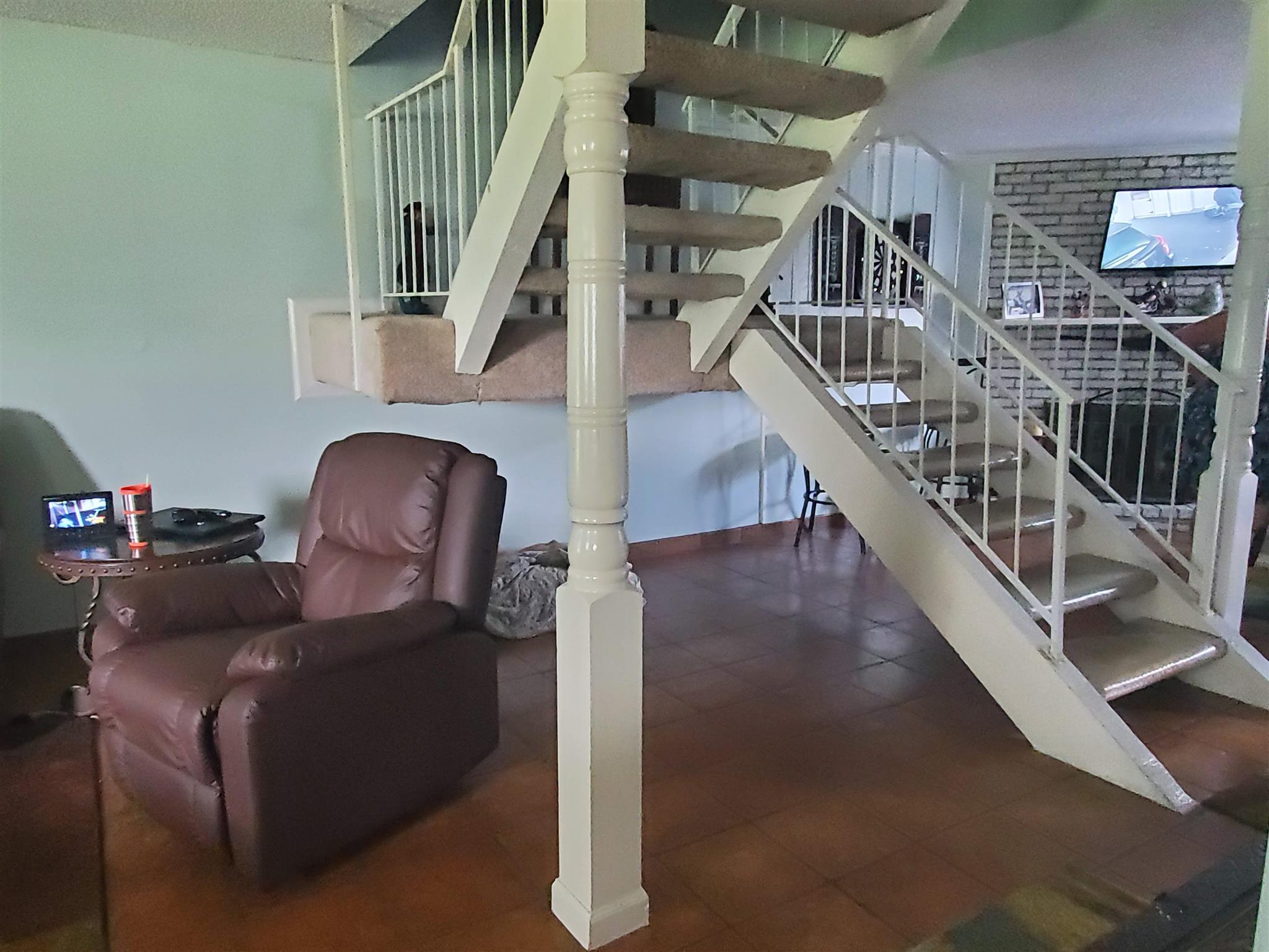 4001 Anderson Road, Unit H44 Nashville, TN 37217 - Photo 4 of 14 Cool Staircase