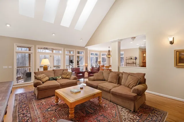 $1,175,000 | 2046 Lakeshore Drive, Monteagle, TN 37356