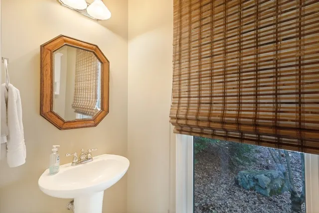 $1,175,000 | 2046 Lakeshore Drive, Monteagle, TN 37356