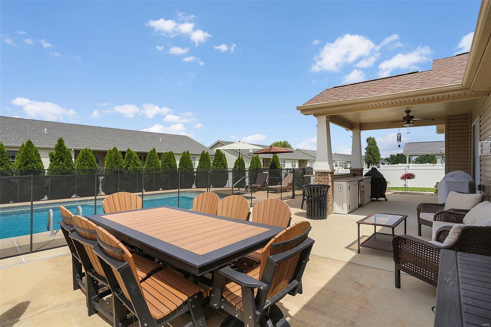 170 Gabrielle Circle Bethalto, IL 62010 - Photo 2 of 28