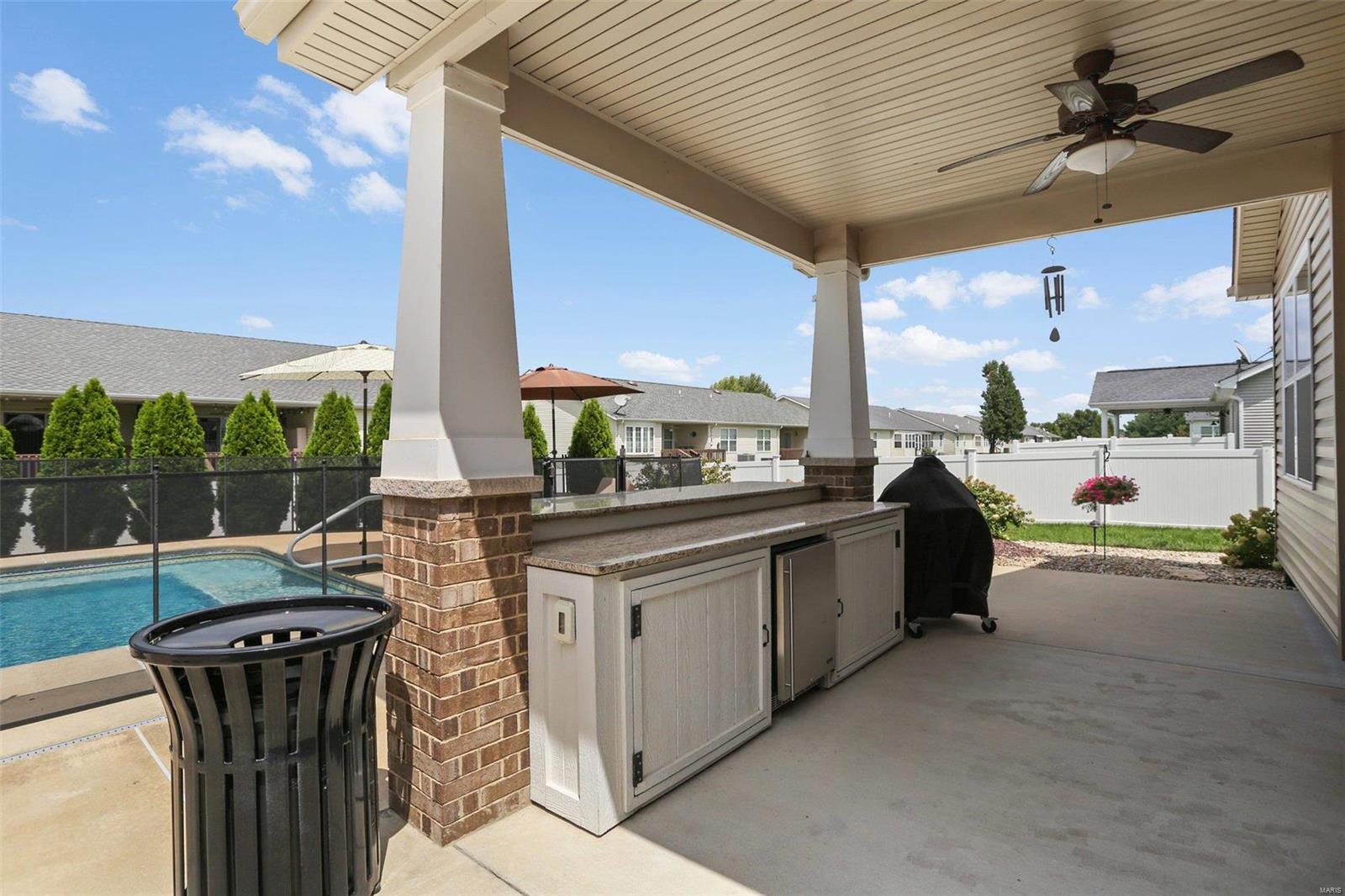 170 Gabrielle Circle Bethalto, IL 62010 - Photo 3 of 28