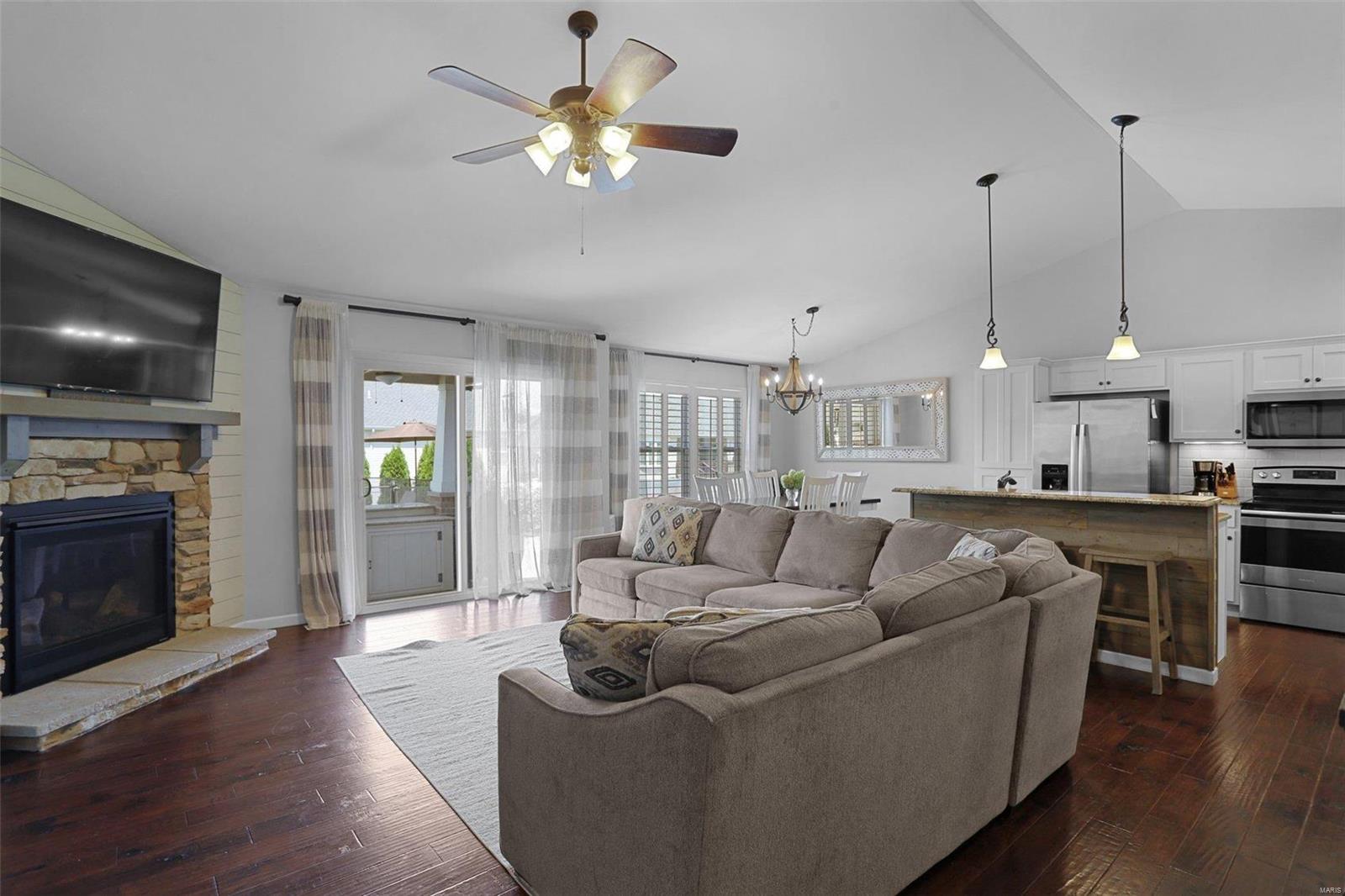 170 Gabrielle Circle Bethalto, IL 62010 - Photo 9 of 28